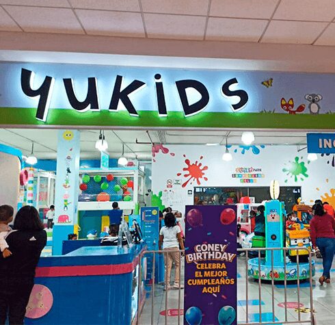 Yukids Plaza Lima Sur fotografía principal